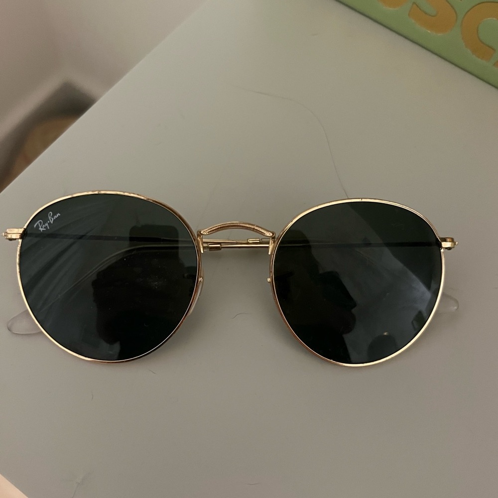 Circle raybans